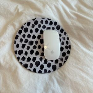 Apple Wireless Mouse (will include mouse pad)